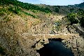 Vue depuis le mur du barrage Stouden Kladenetz, zone de lacher des eaux, Rhodopes de l'est