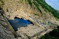 Vue depuis le mur du barrage Stouden Kladenetz, zone de lacher des eaux, Rhodopes de l'est