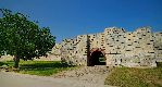 Pliska, Muraille avec porte d&#039;entr&eacute;e Pliska - capitale du Premier royaume bulgare Pliska