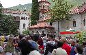 File d&#039;attente pour s&#039;incliner devant l&#039;ic&ocirc;ne de la Vierge le 15 ao&ucirc;t Église de l'Assomption Églises Monastère de Batchkovo