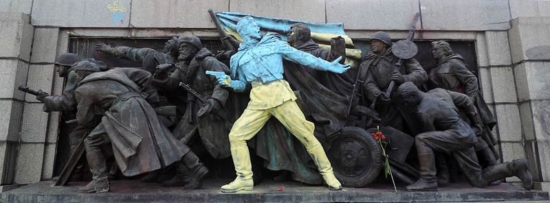 Solidarité avec l'Ukraine  Controverses et vie moderne Monument à l'Armée soviétique, Sofia